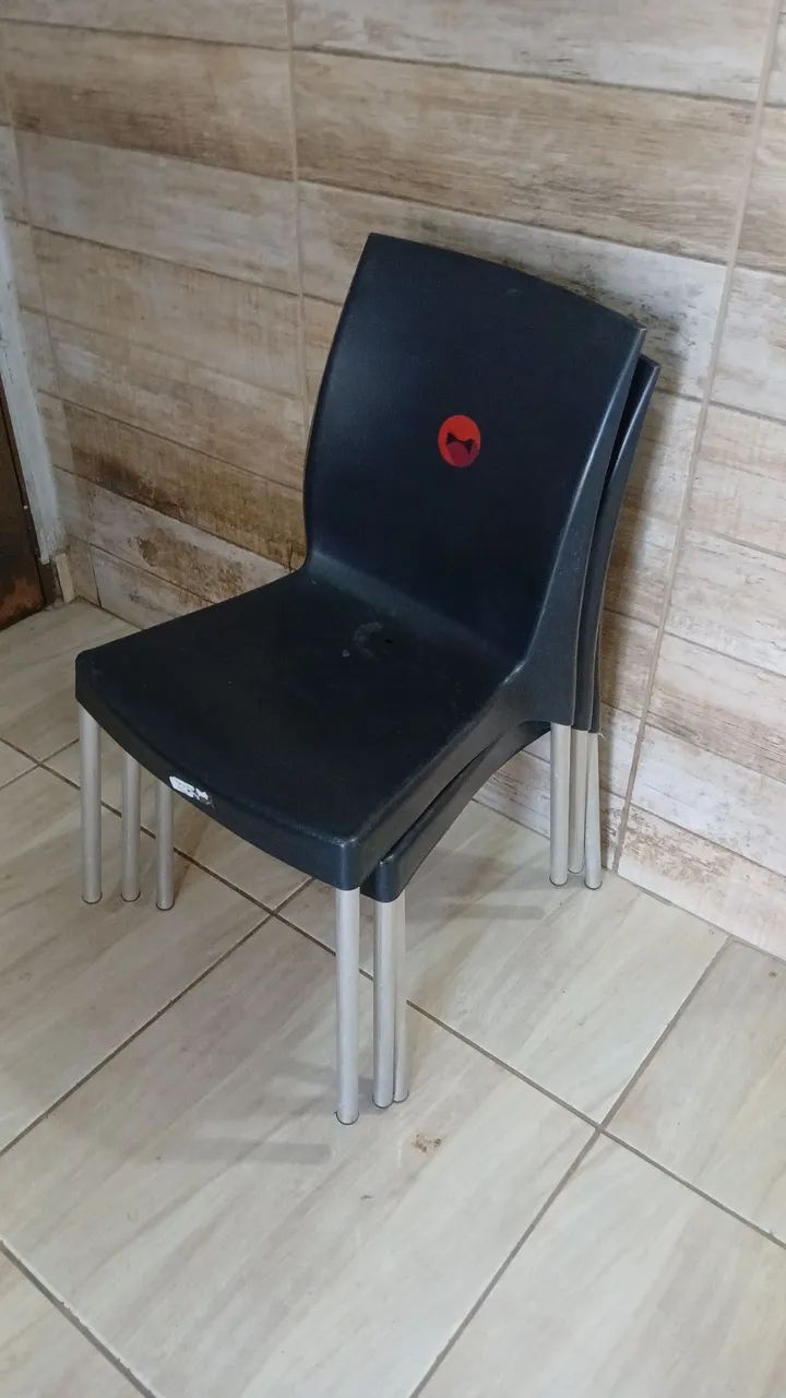 Cadeiras com.pes de Alumínio  - Foto 2