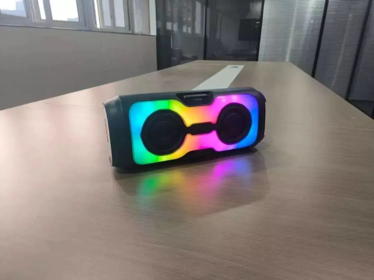 Caixa de som bluetooth com led - Foto 2