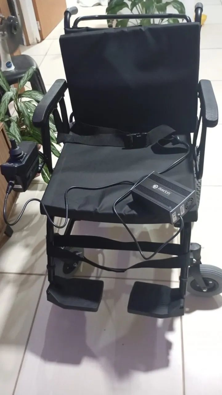 VENDO UMA CADEIRA MOTORIZADA  - Foto 2