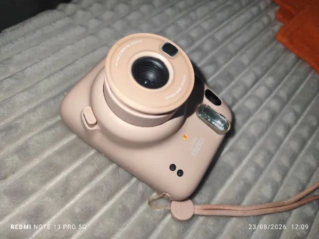 Câmera Instax Mini 11 + Capa Protetora  - Foto 2