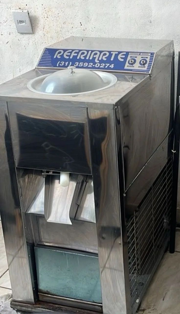 Máquina de sorvete RESFRIART 