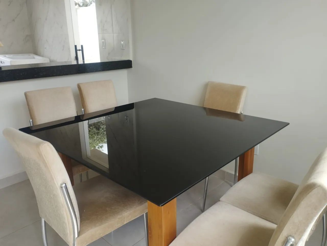 Mesa com Cadeiras - Foto 2