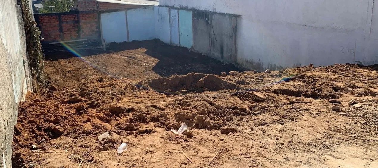 Vendo Terreno: 250m2 Valor: R$270 mil