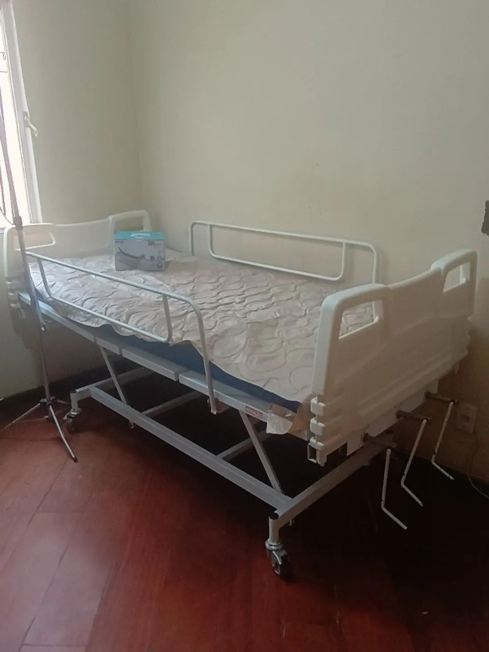Cama hospitalar com colchão  - Foto 4