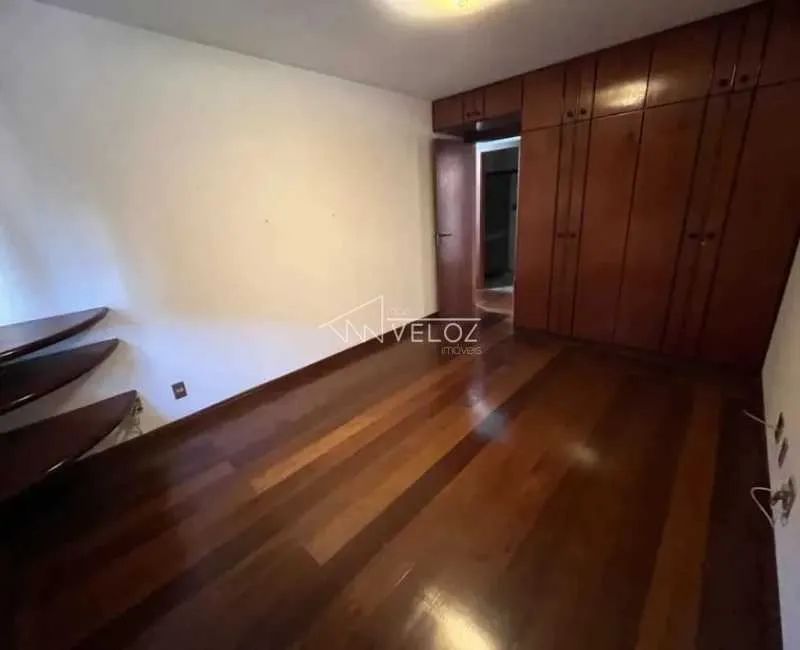 Apartamento : / Residencial / Humaitá