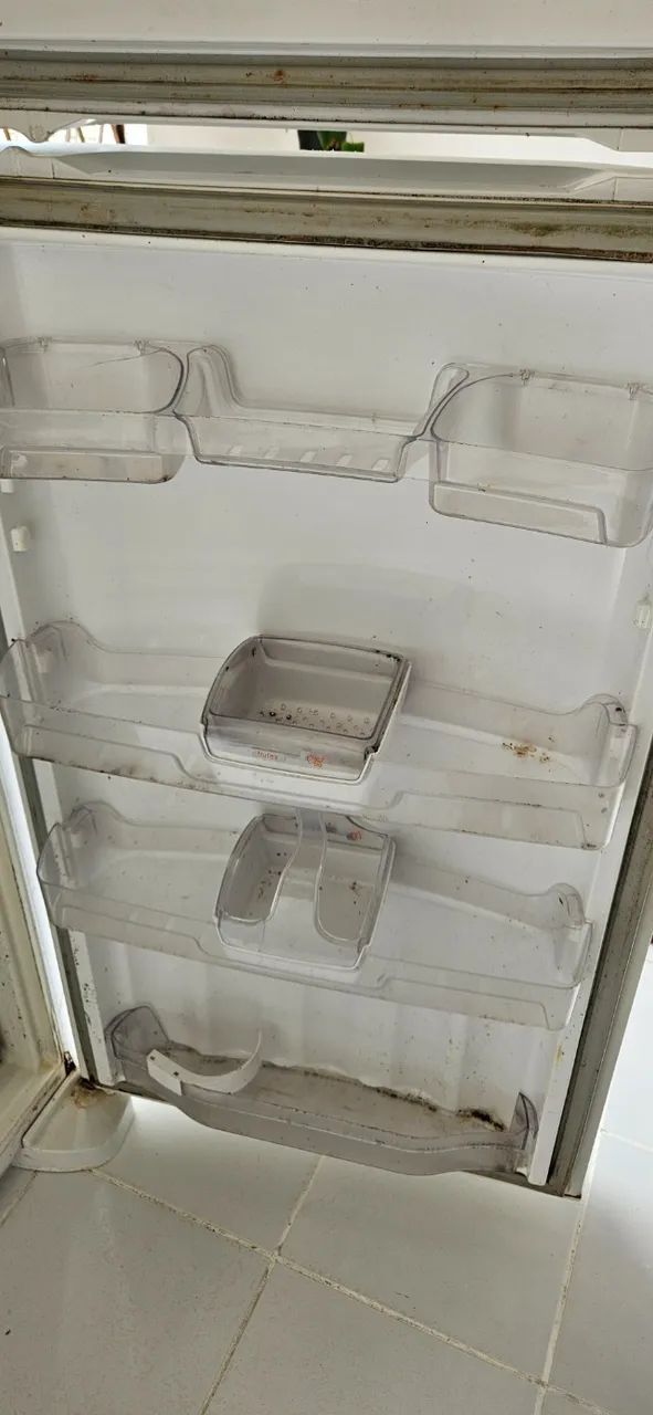 VENDO GELADEIRA BRASTEMP USADA - Foto 2