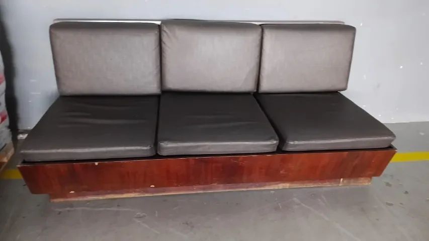 Sofá 3 lugares estilo industrial