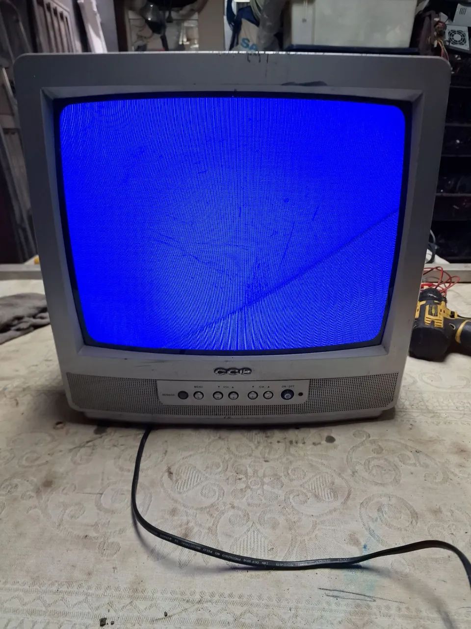 televisão de tubo 14 polegadas. esta com tela azul - Foto 3