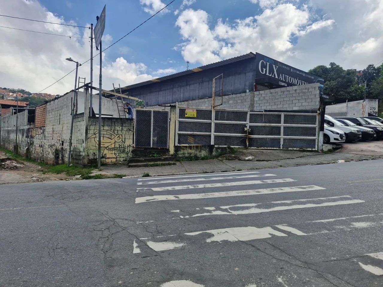 Oportunidade Imperdível! Área Comercial Ampla para Locação