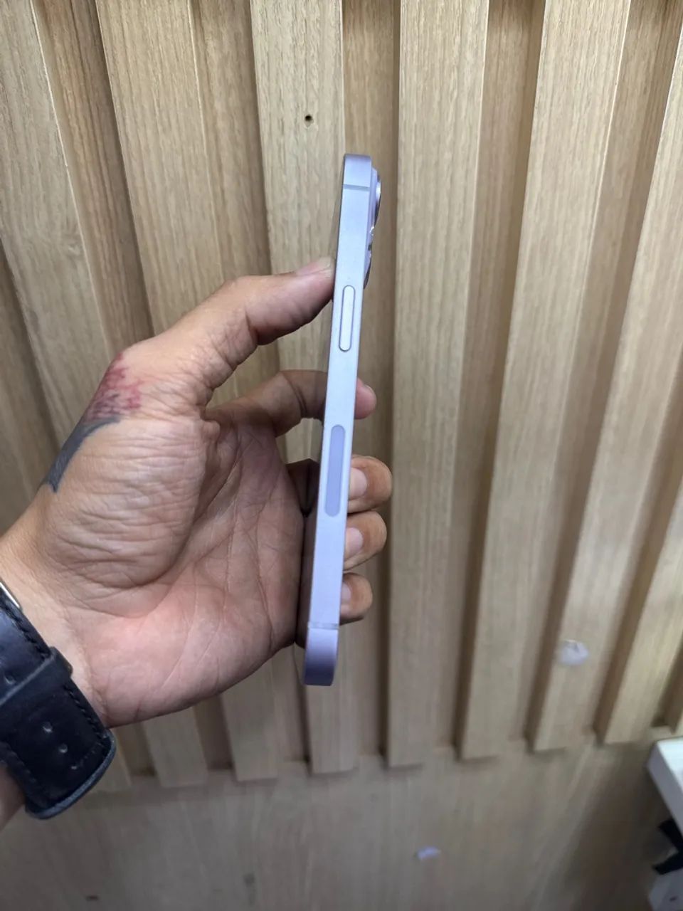 iPhone 14 128gb lilás todo original - Foto 2