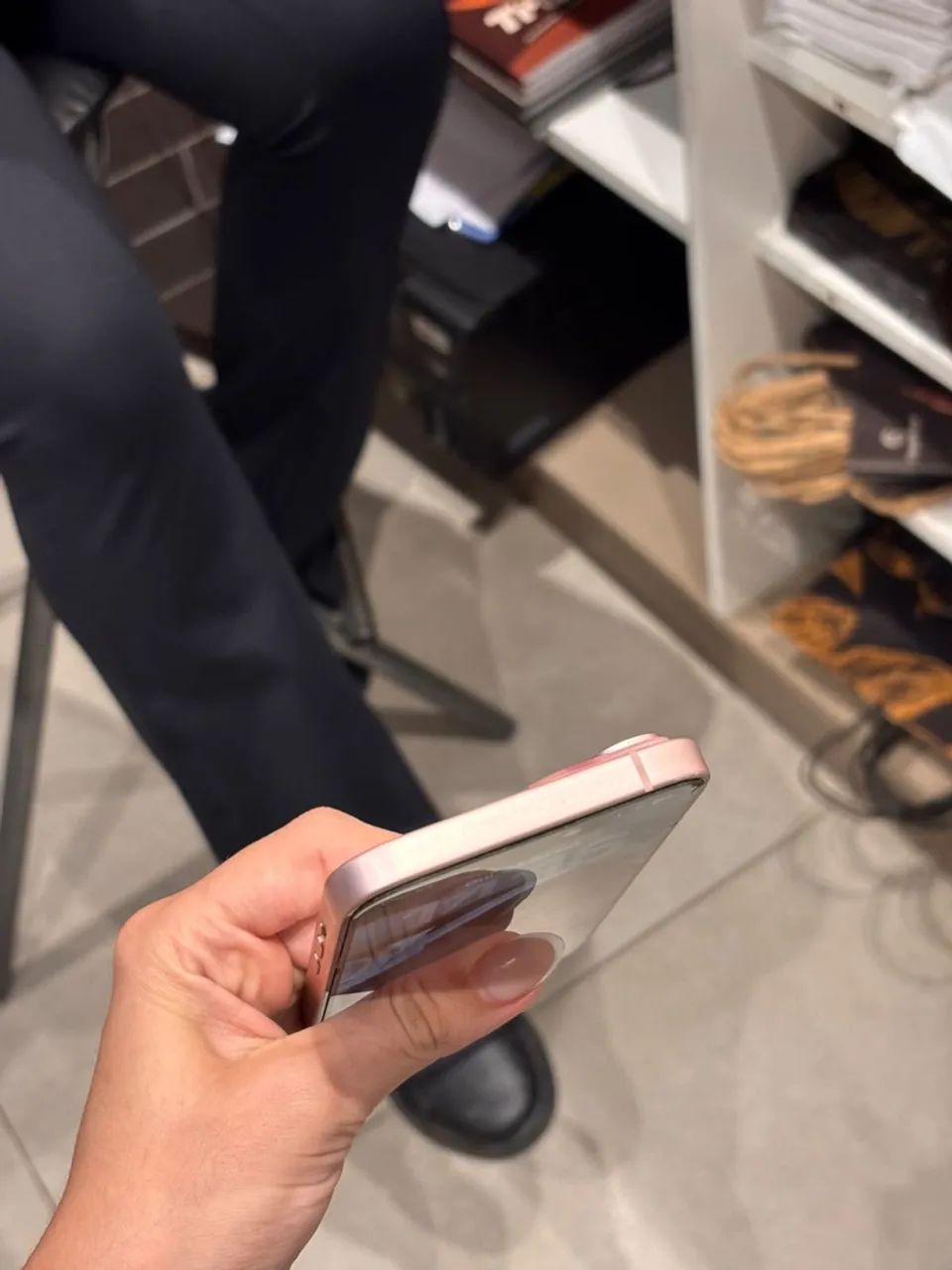 IPHONE 15 / NUNCA TROCOU PEÇA / ACOMPANHA CAIXA - Foto 3