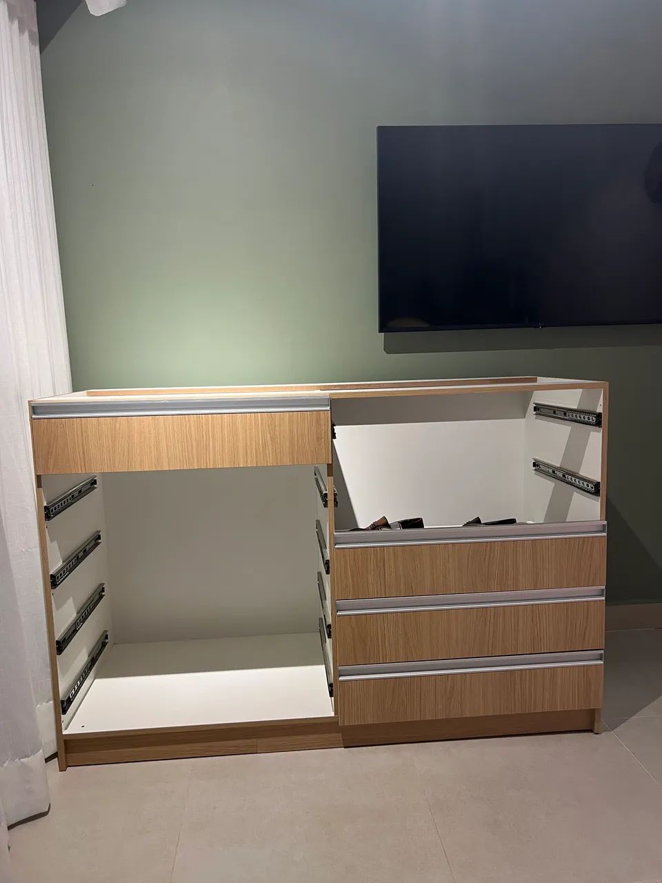 Cômoda com 10 gavetas 