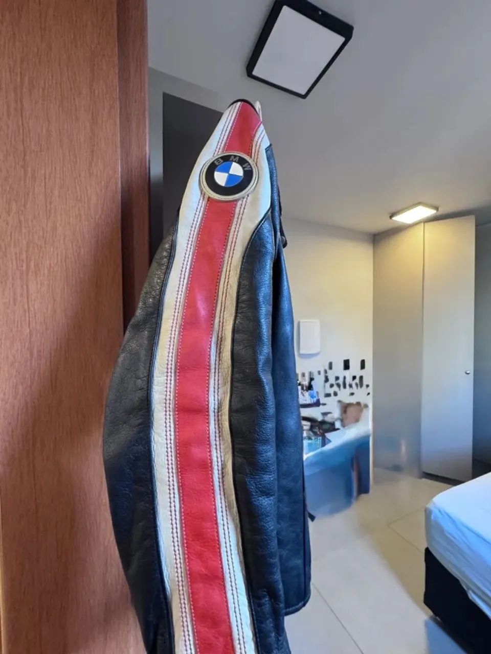 Jaqueta em couro BMW, feminina! Super nova! - Foto 5