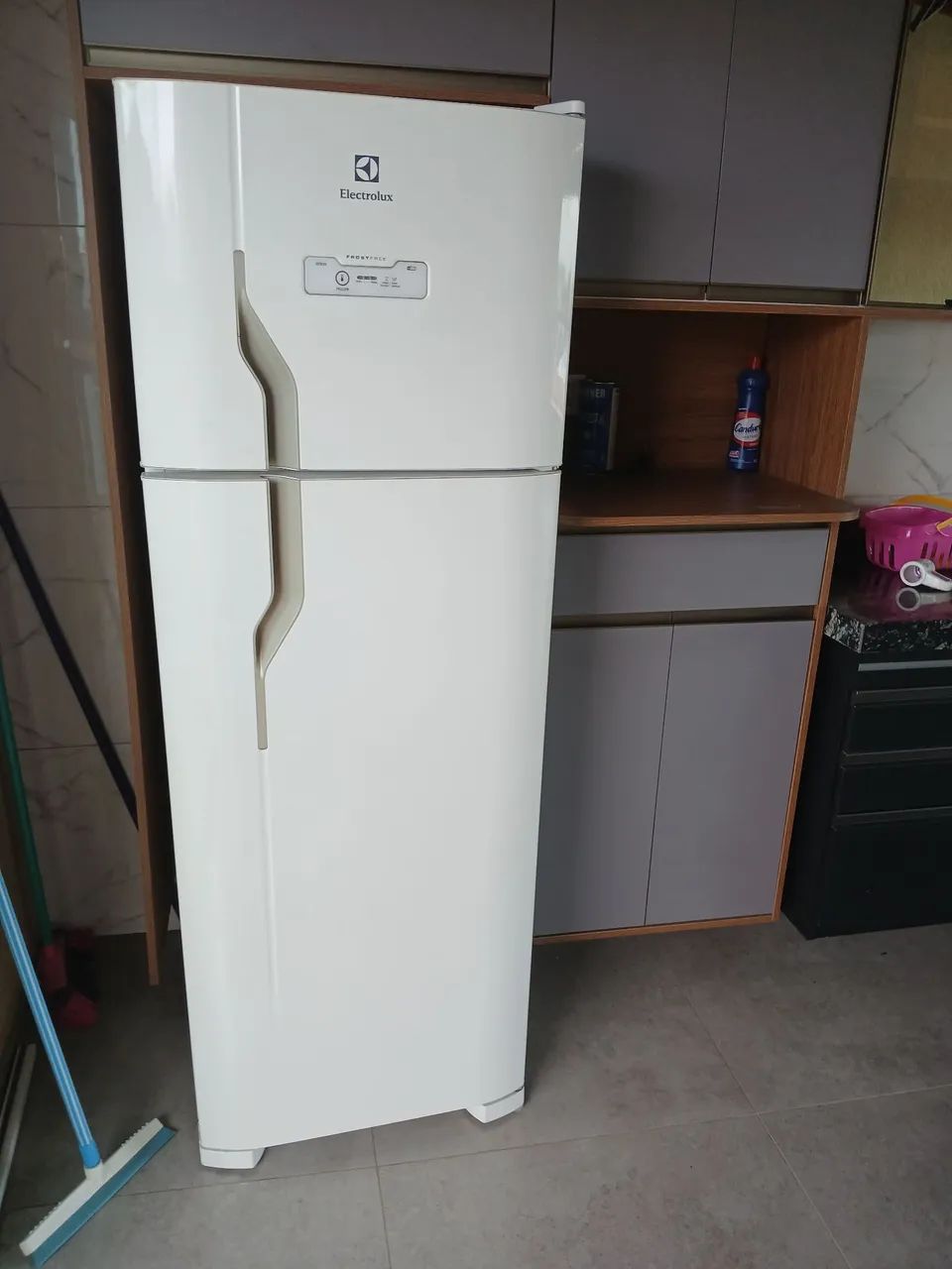 Geladeira Eletrolux dfn39 310 litros