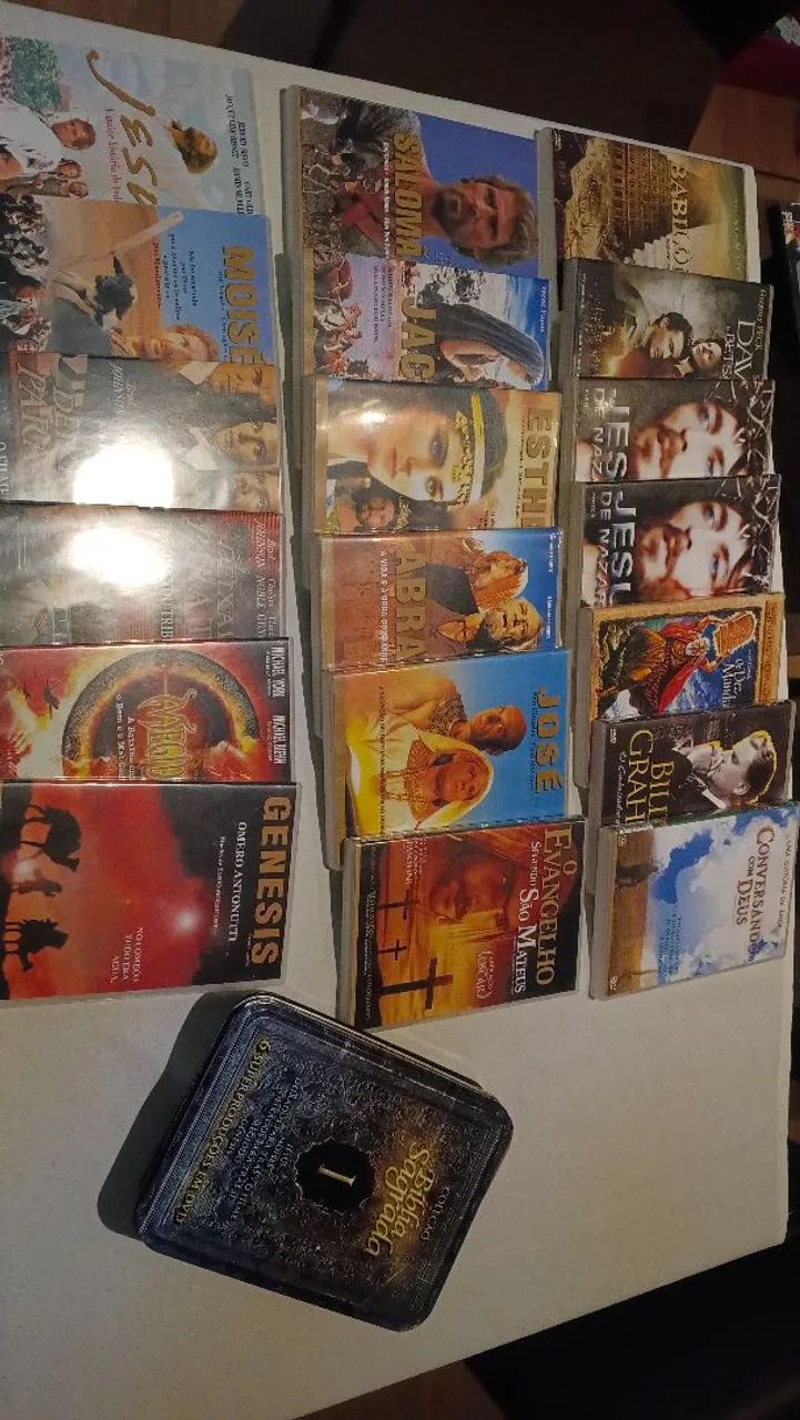 Kit de DVDs: filmes/séries bíblicos e religiosos 