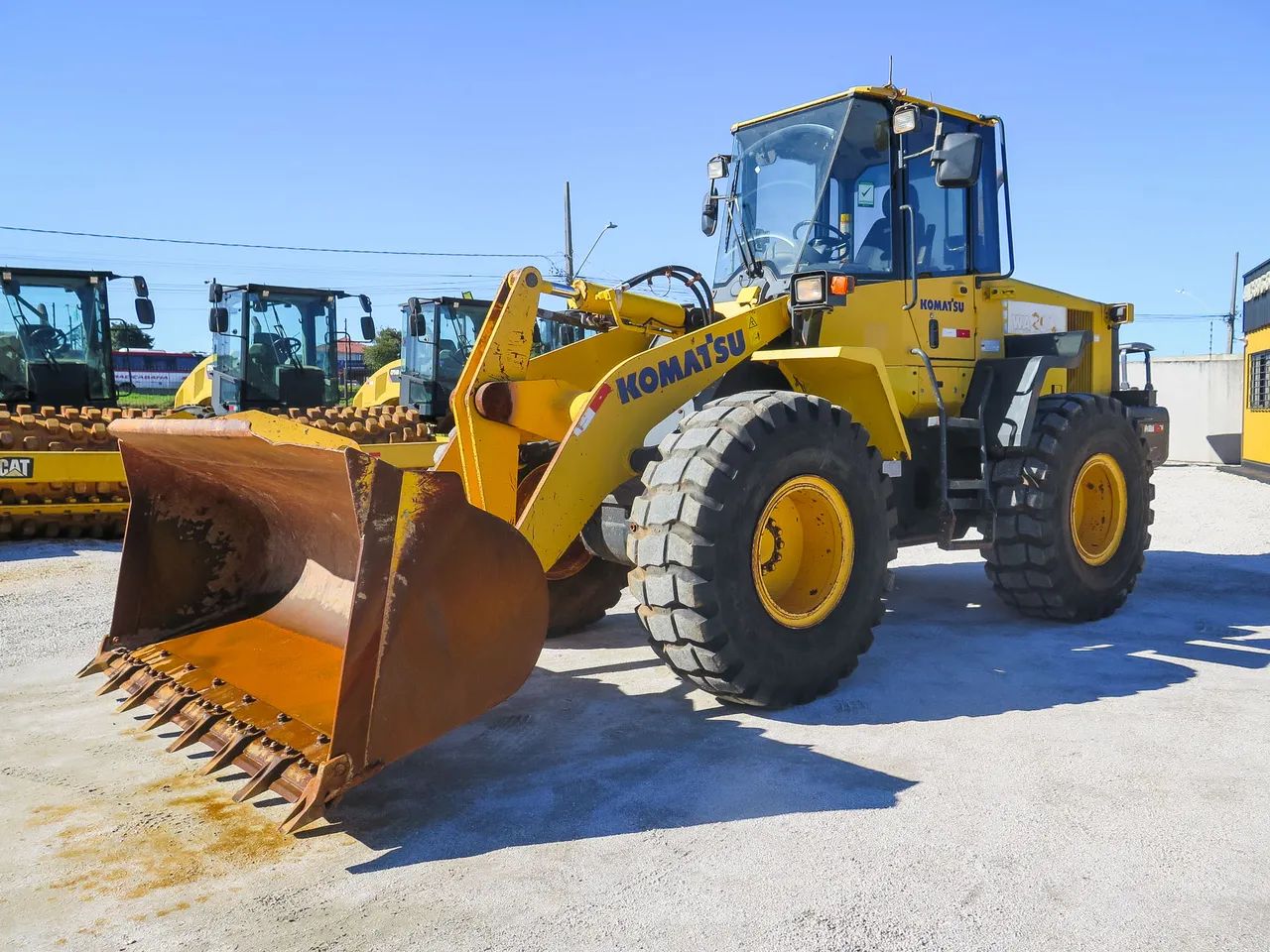 Pá carregadeira KOMATSU WA200 2018 com 10.599h de operação - Foto 4