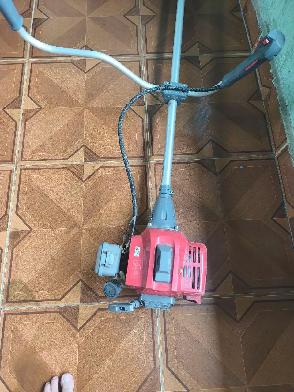 Vendo roçadeira branco funcionando perfeitamente  - Foto 2