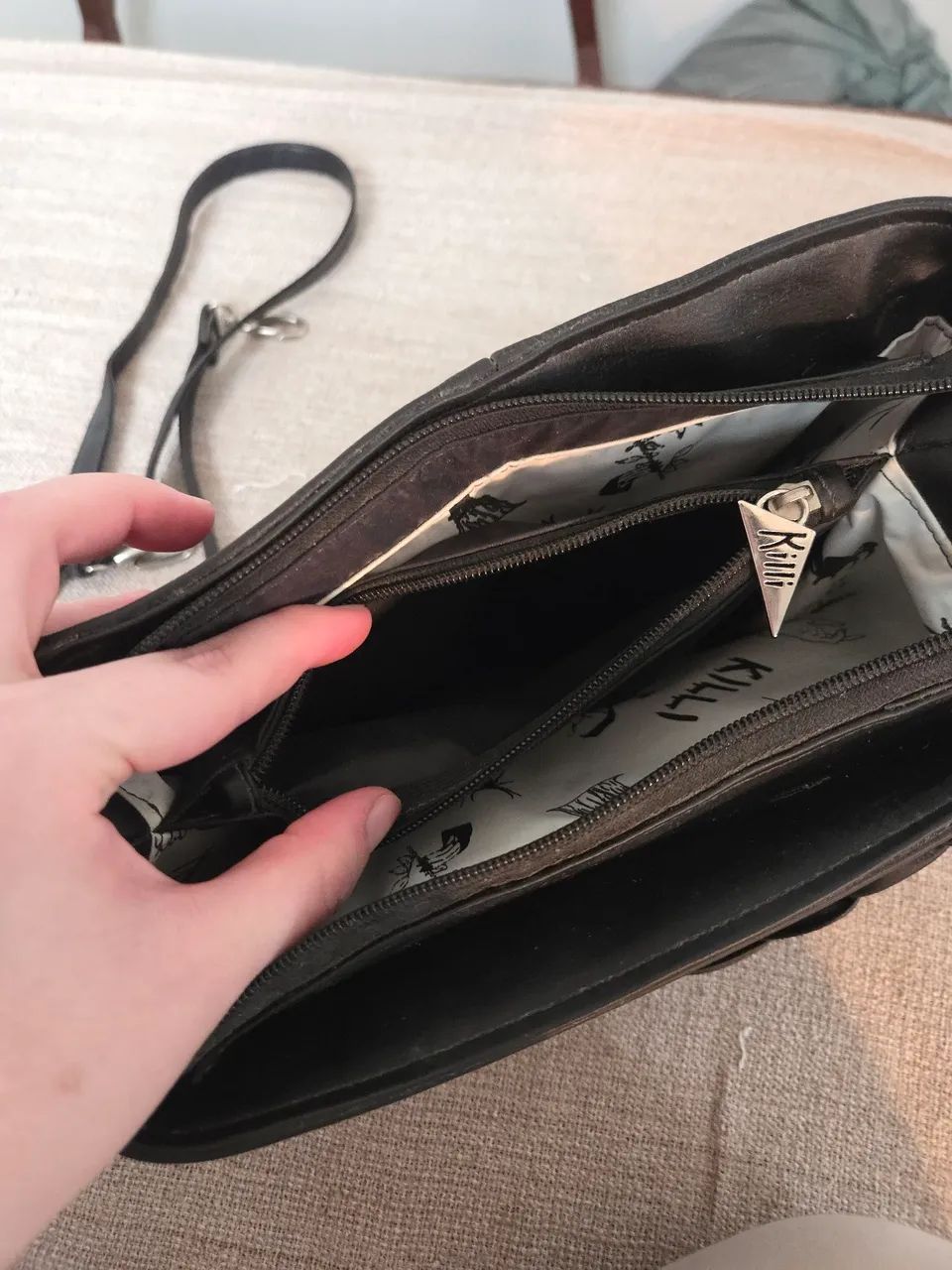 Bolsa Killi Wandinha Preta - Foto 5