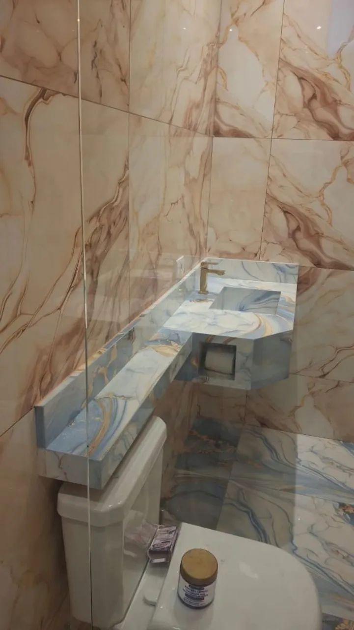 Trabalhamos com  pedra e porcelanato 