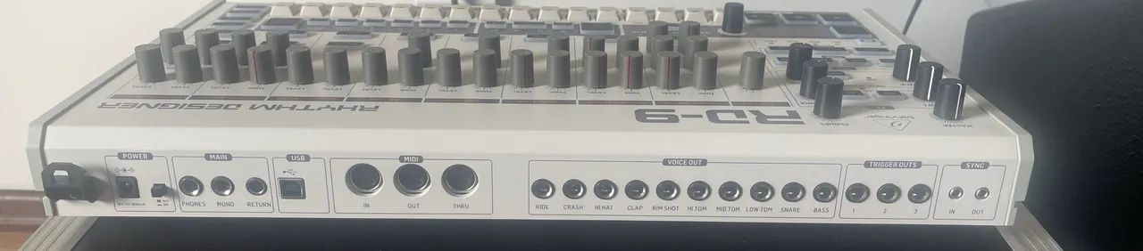 Behringer RD-9 Drum machine Analógica (clone tr 909) seminova - Foto 2