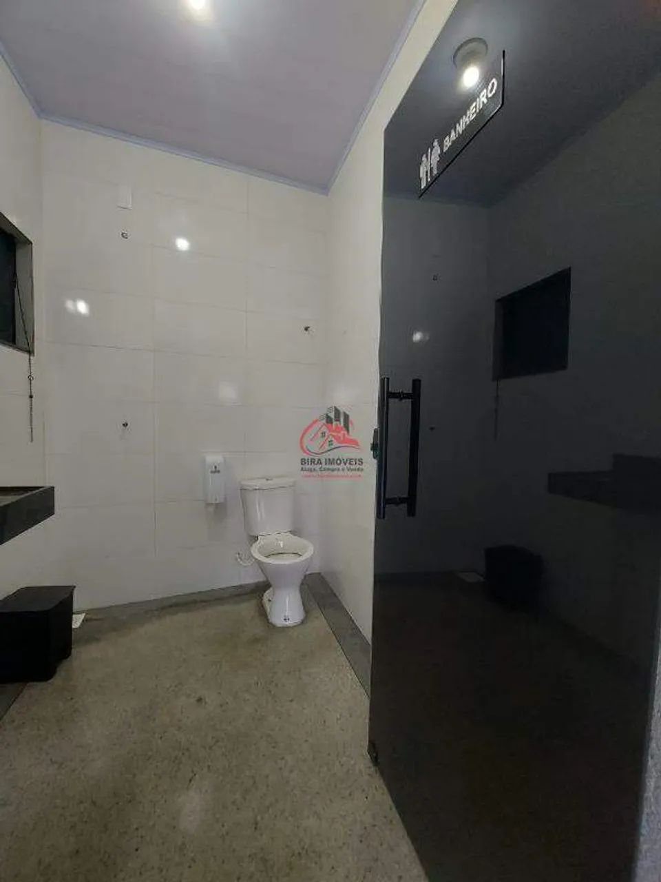 Galpão Comercial no Bairro São Vicente com Banheiro e Pia - 30m² - Foto 3