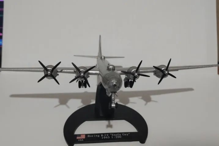 Miniatura Avião Bombardeiro  B-29 - Foto 3