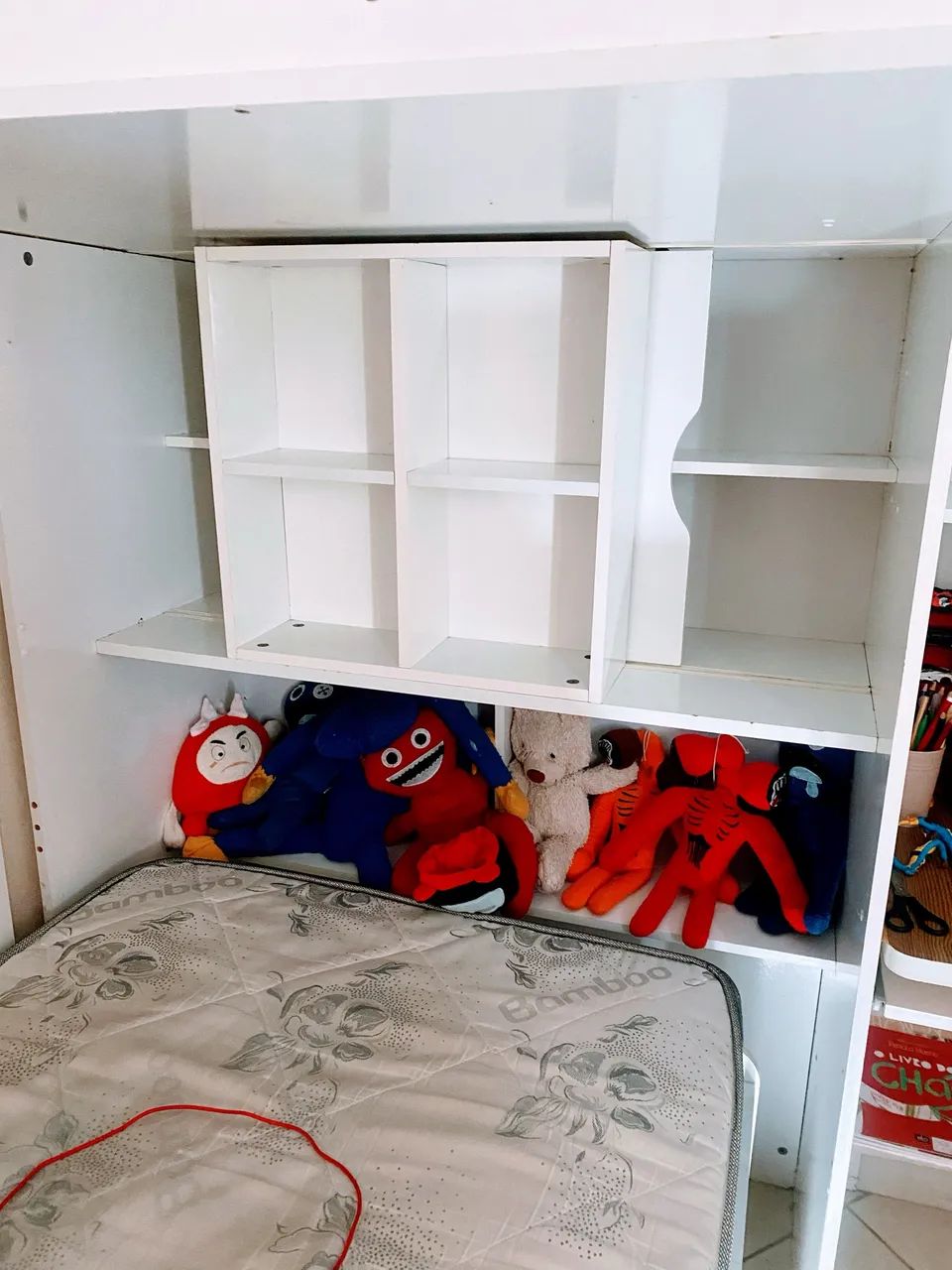 Beliche com prateleira lá e mesa para computador  - Foto 4