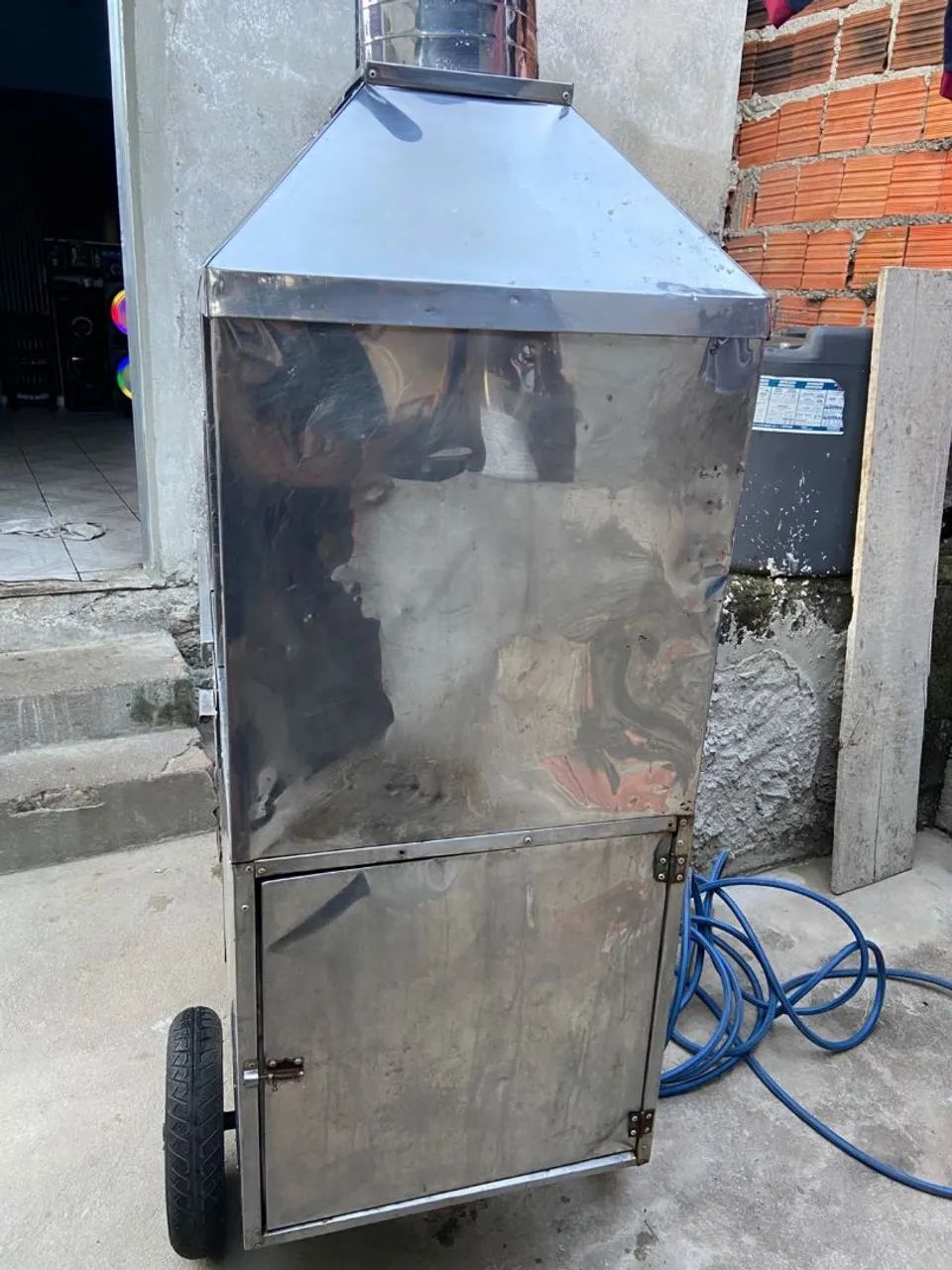 Um carrinho de churrasco usado  - Foto 3