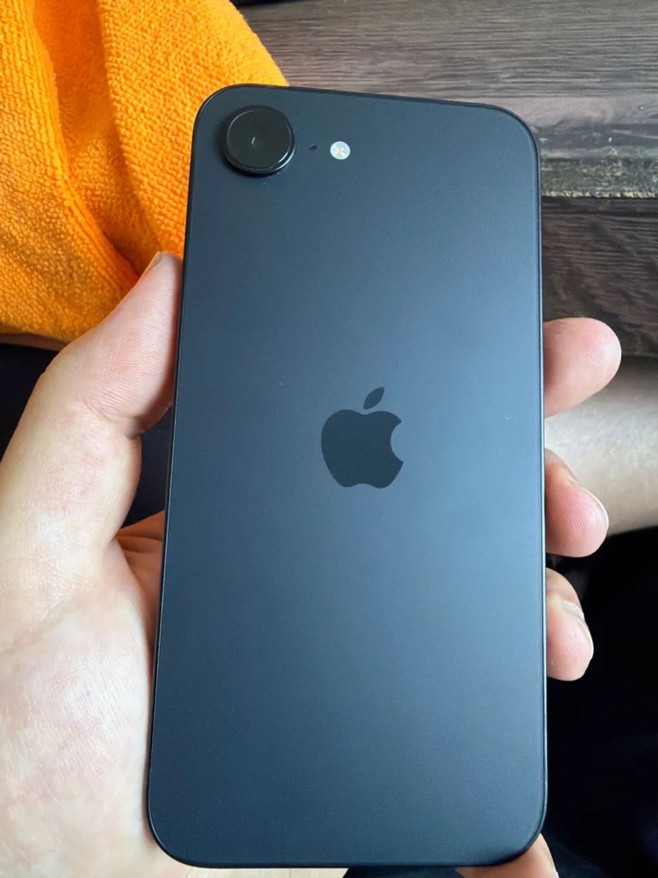 iPhone 16e - USADO - Foto 3