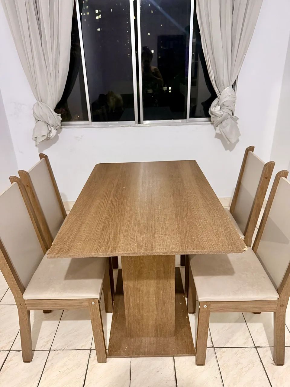 Vende-se Mesa + 4 Cadeiras  - Foto 3