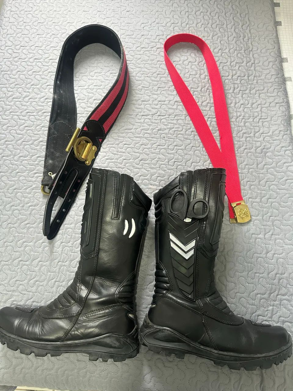 VENDE-SE bota e cinto de bombeiro civil 