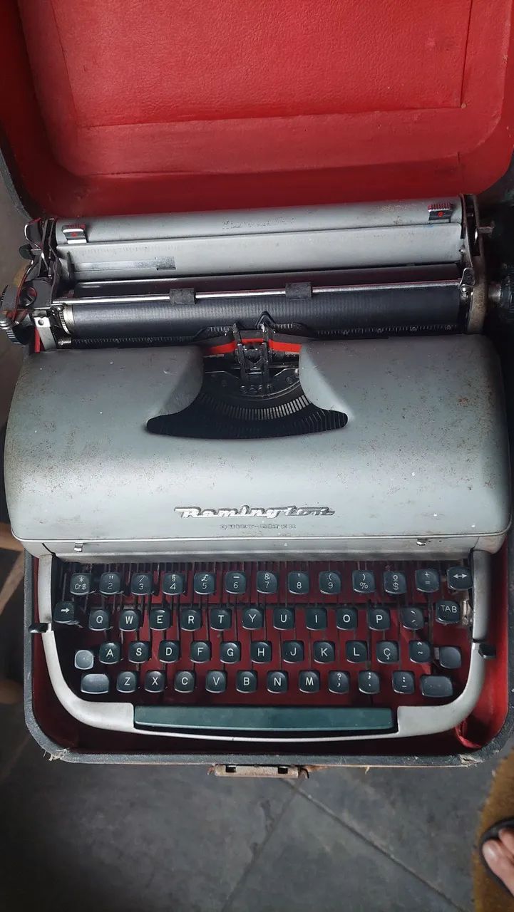 Máquina De Escrever Remington Quiet Riter Com Manual