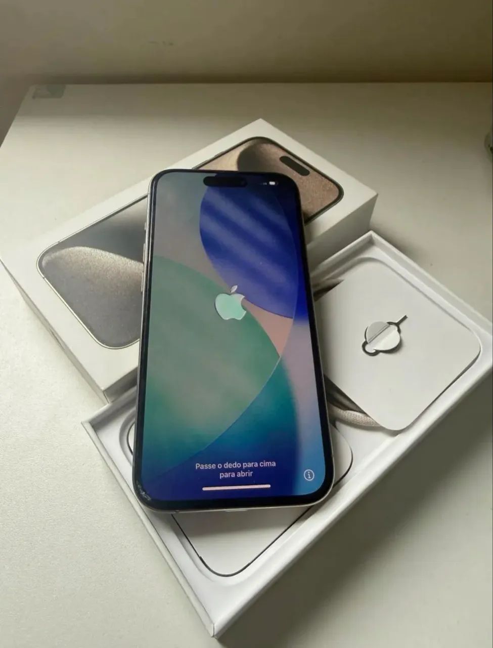 iPhone 15 Pro de 128gb bateria 86% - Celulares e Smartphones