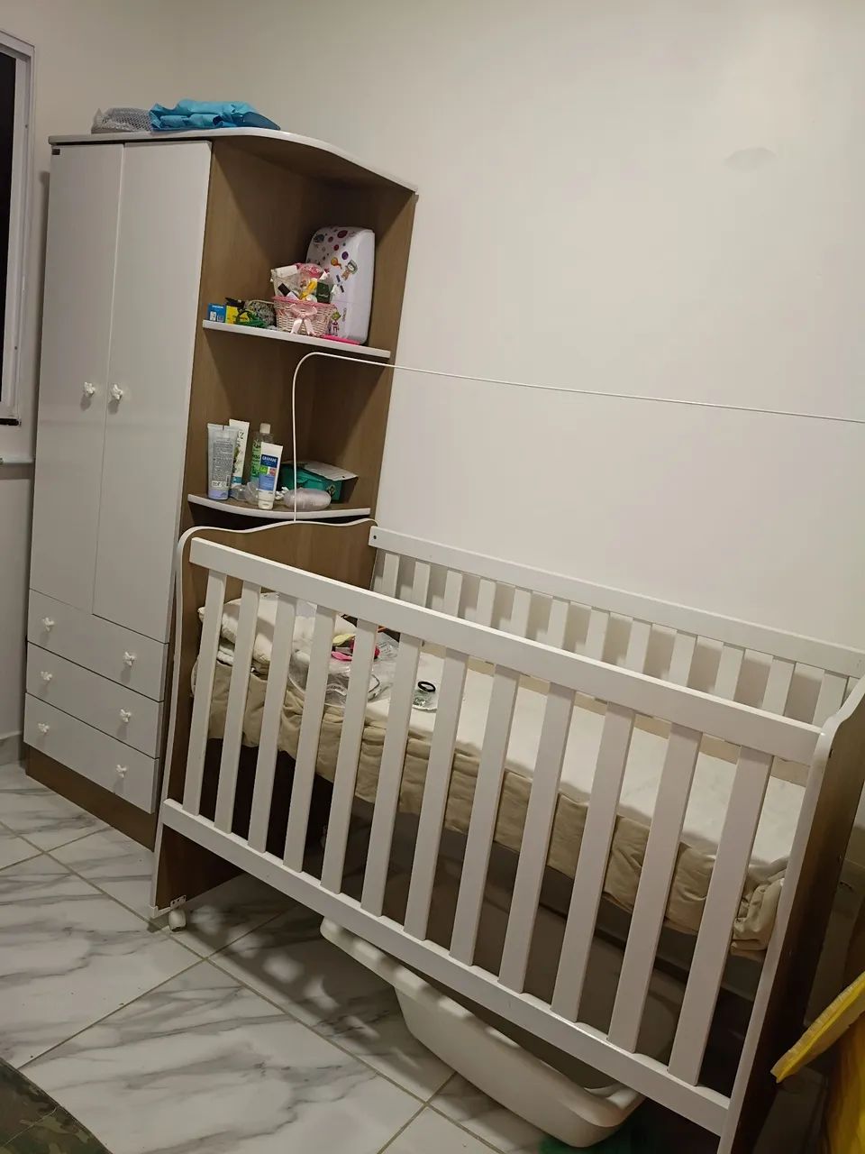 Guarda roupa + berço 
