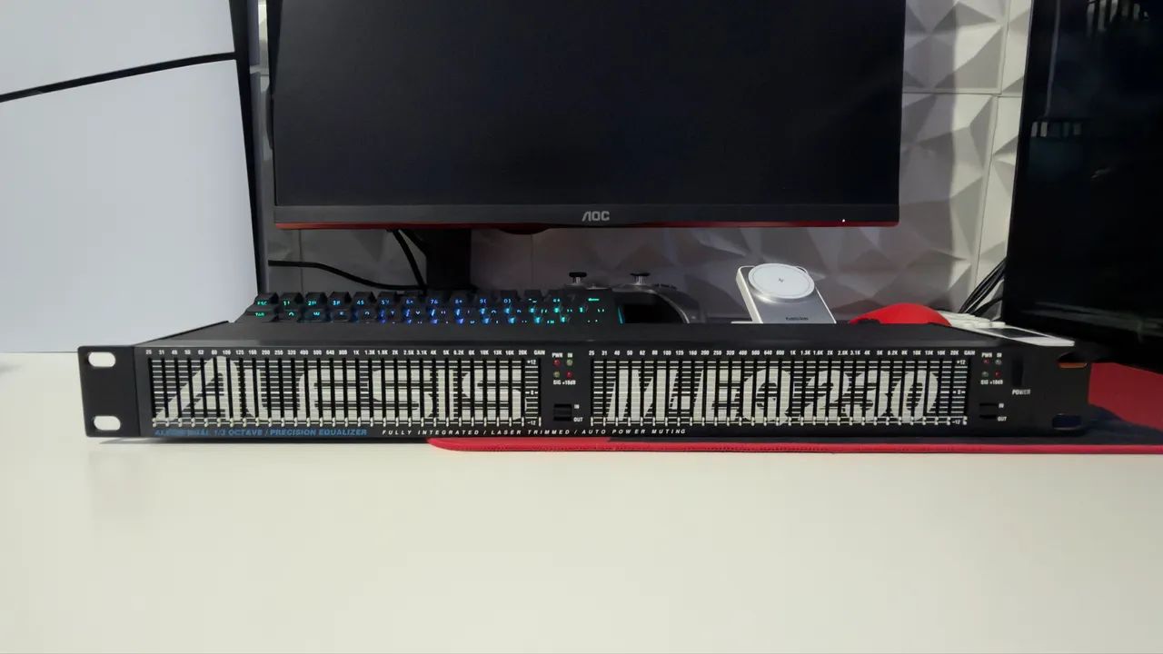 Equalizador Alesis M-EQ 230