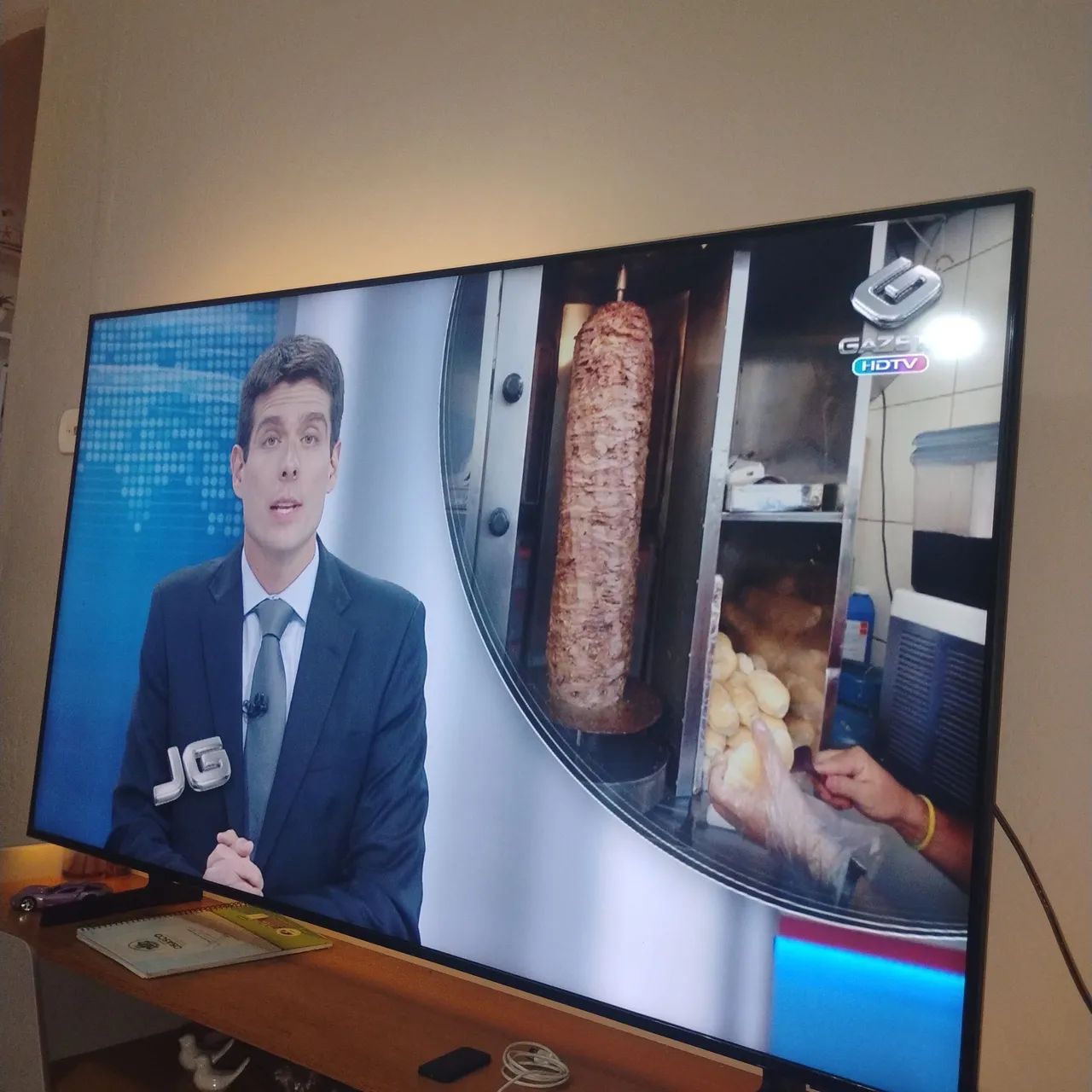Tv Samsung cristal UHD 65 pouco tempo de uso 