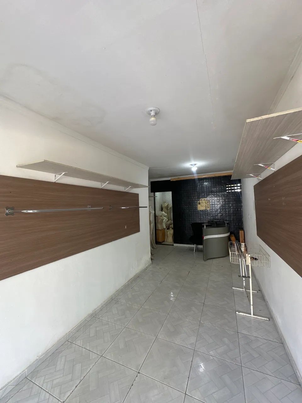 Vende-se estrutura e equipamentos para loja de roupa..  - Foto 2