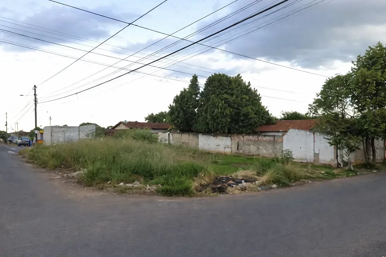 Esquina 480,50m² (A 1 quadra da Avenida Rio Verde e Avenida Graça Aranha) Jardim Nova Era