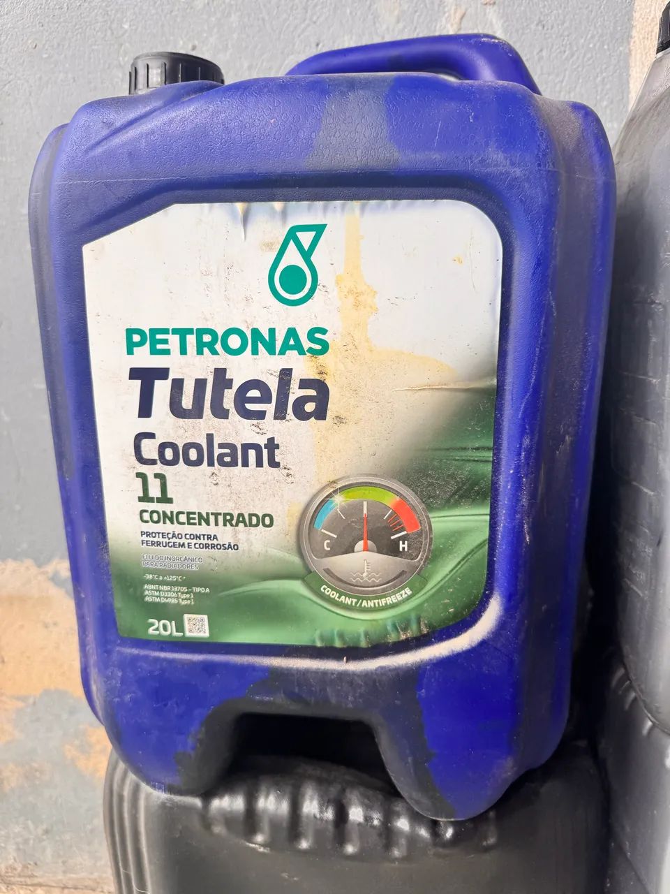 Óleo  de motor a diesel e  líquido de arrefecimento  - Foto 2