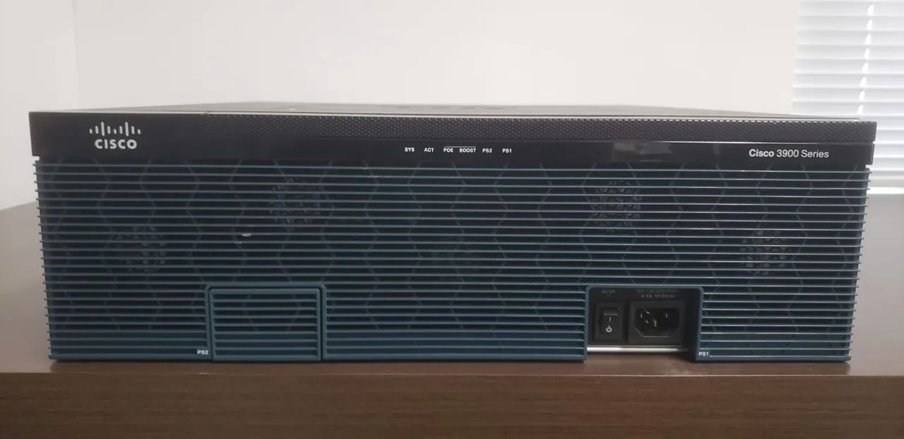 03 Roteadores Cisco pelo preço de 1