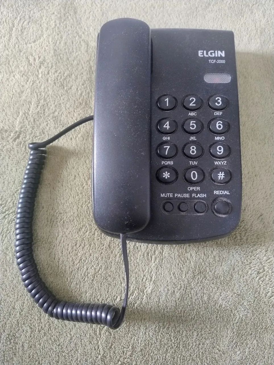 Telefone com fio fixo convencional Elgin TCF-2000