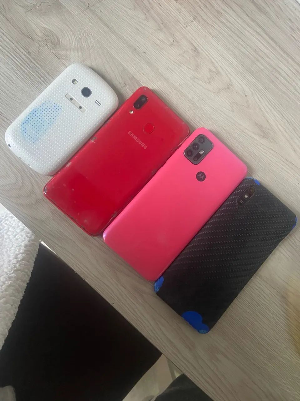 Vendo 4 celulares estragados 