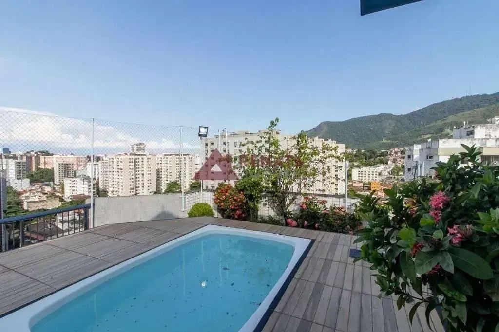 Duplex à venda com 4 quartos no Grajaú/RJ