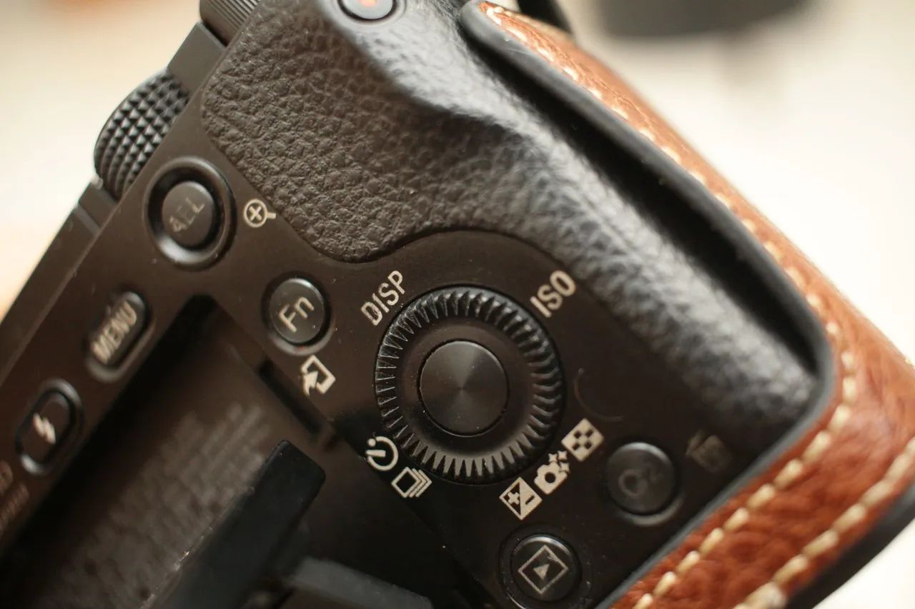 Camera Sony A6000 kit Completo - Foto 3