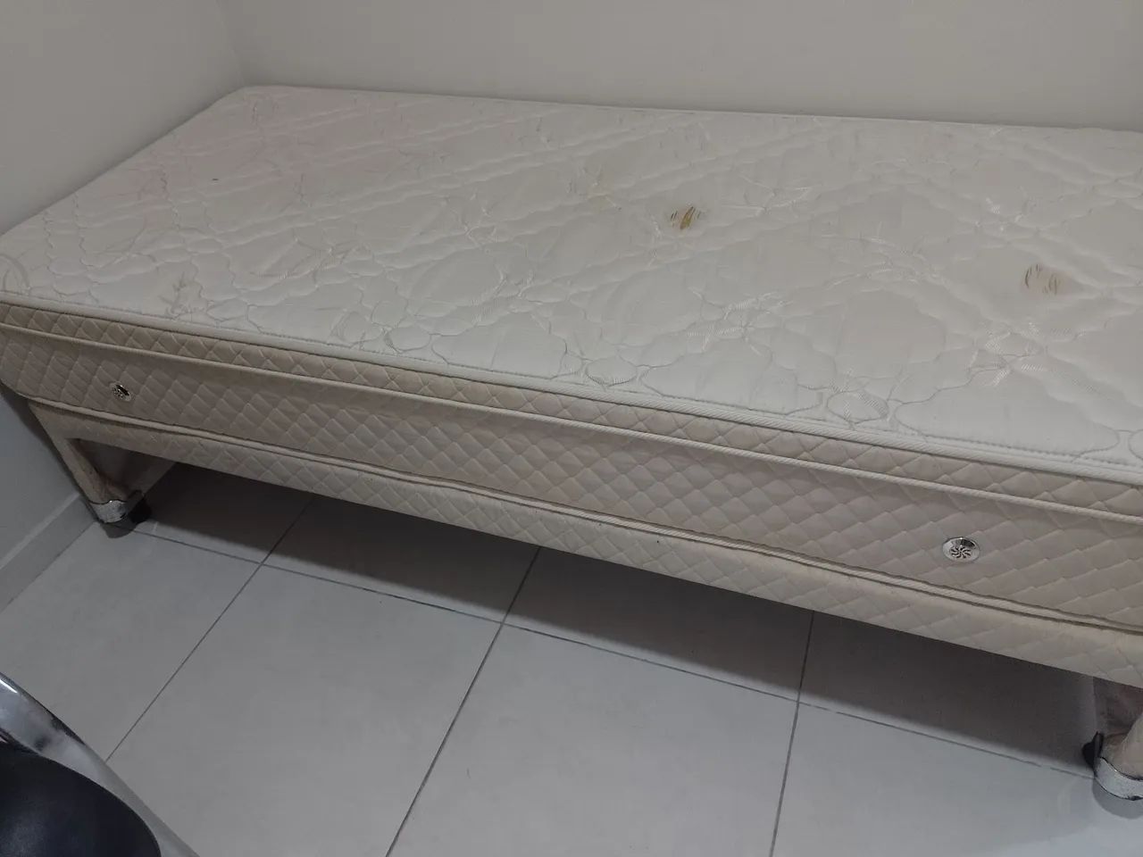 Cama com colchão 