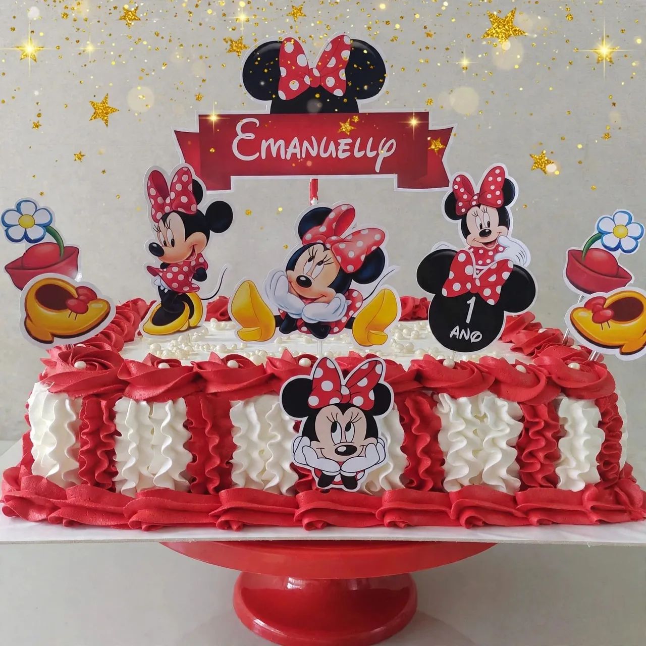 Bolo a pronta entrega confeitado 
