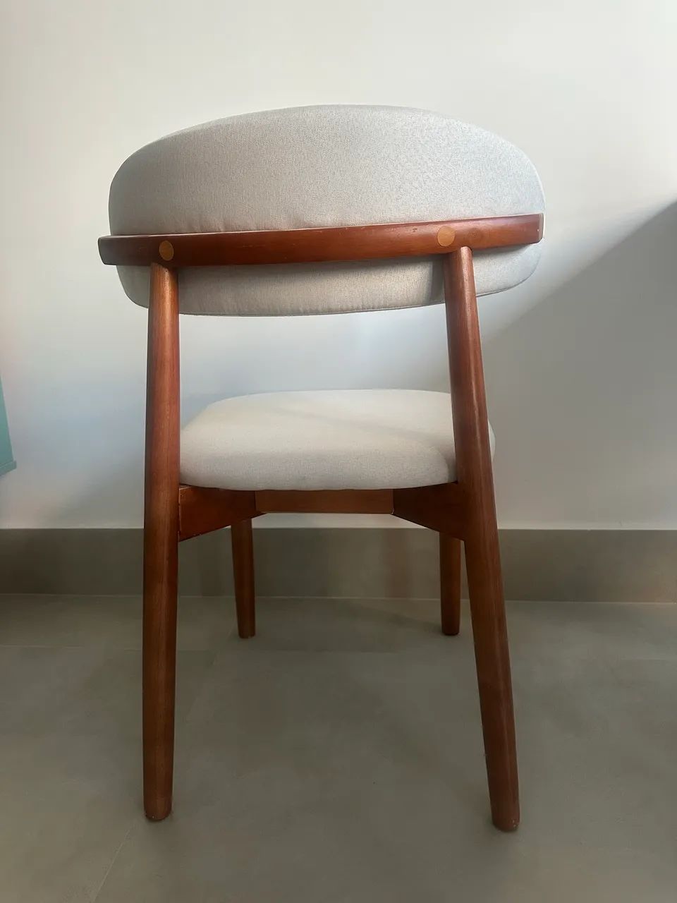 Conjunto com 4 Cadeiras de Madeira para Sala de Jantar - Assento em Linho - Foto 3
