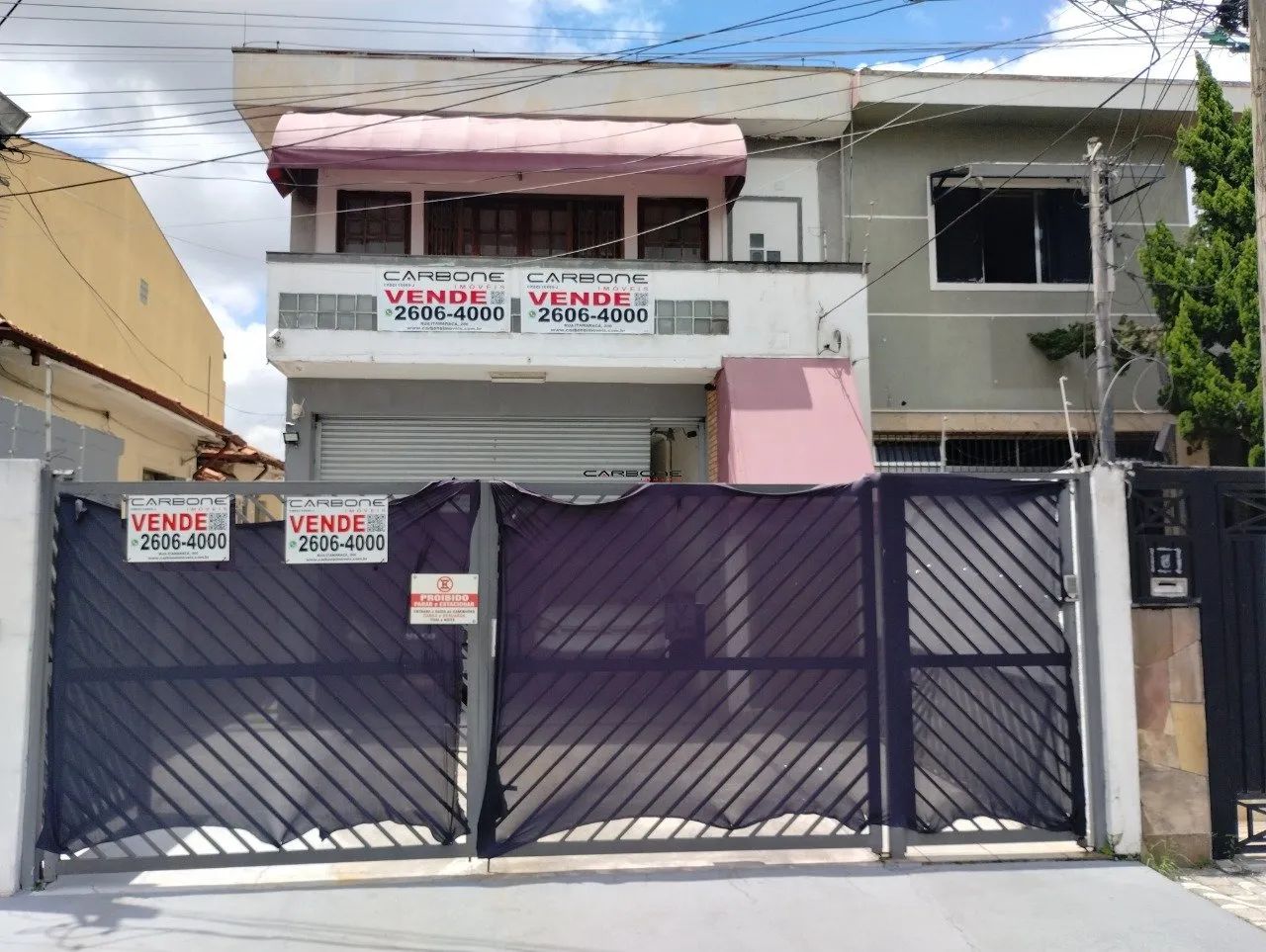 2 Salões comerciais, 3 salas, 8 vagas