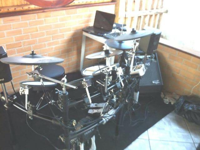 Bateria Roland TD-9 + Case - Impecável * (Com itens Extra) - Foto 3