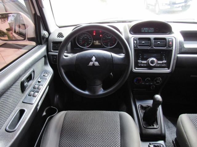 Mitsubishi Pajero TR4 GLS 4x4 Manual - 2012 - Foto 8